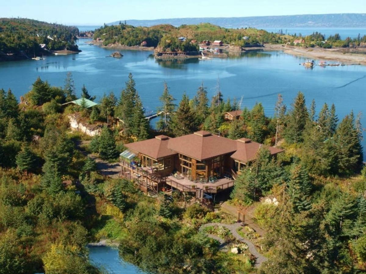 Stillpoint Lodge - All-Inclusive Halibut Cove ภายนอก รูปภาพ